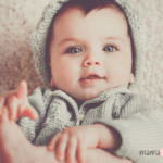 dziecko przymierzające się do obracania