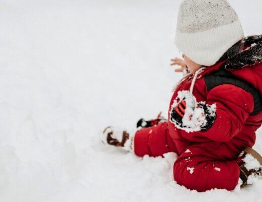 dziecko śnieg, zimowe buty