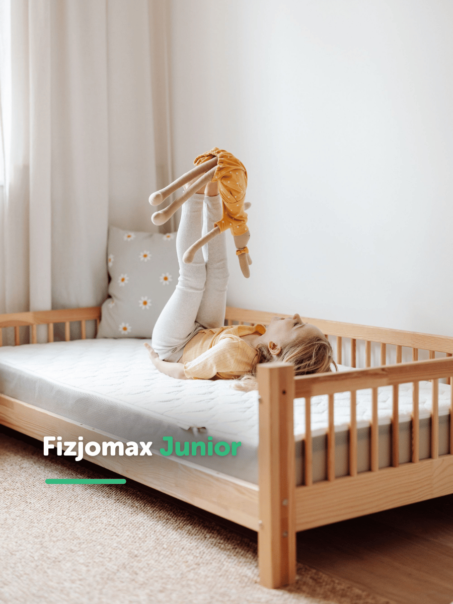Materac FizjoMAX Junior w łóżku dziecka