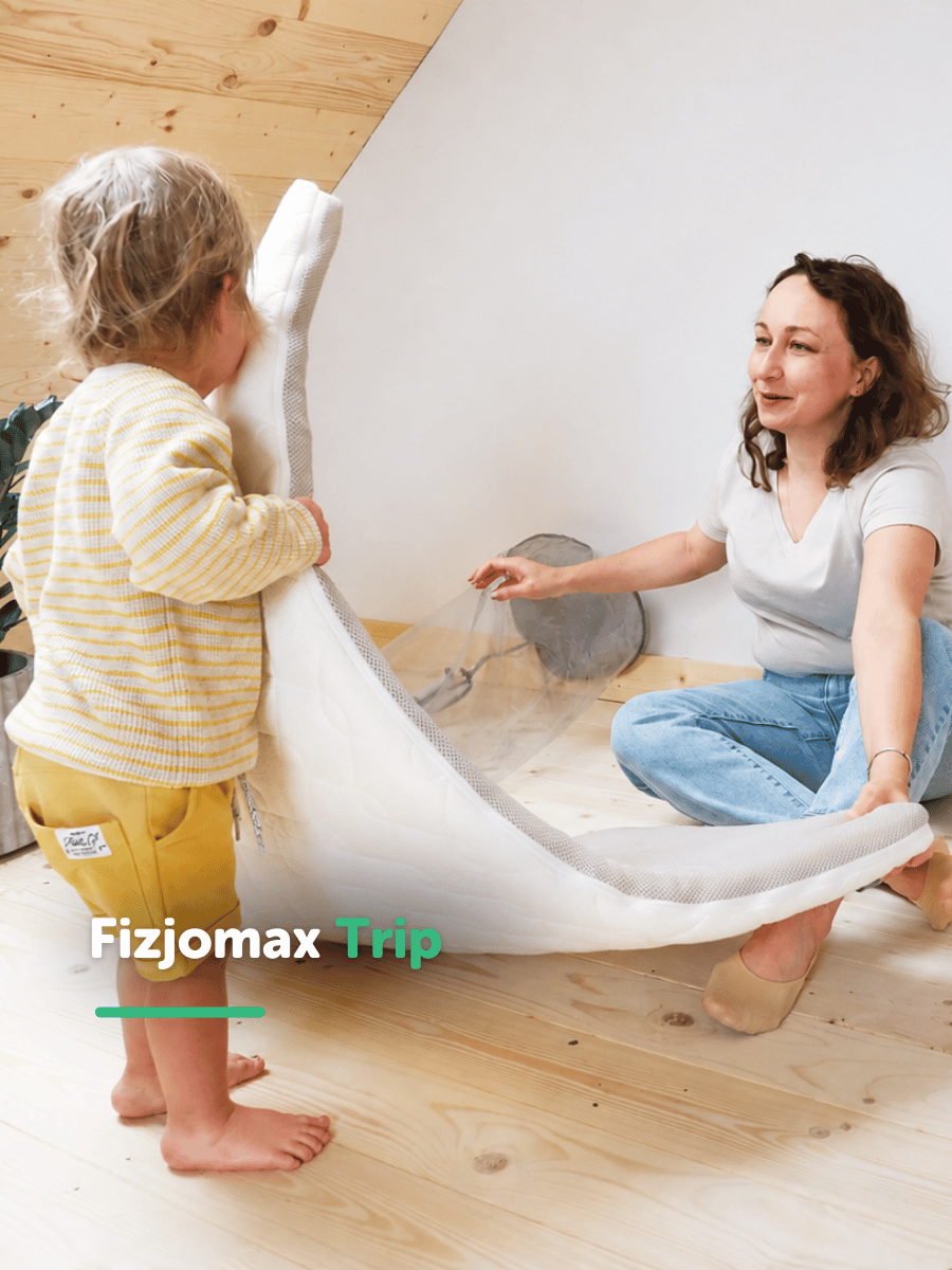 Rozwijanie materaca turystycznego Fizjomax Trip